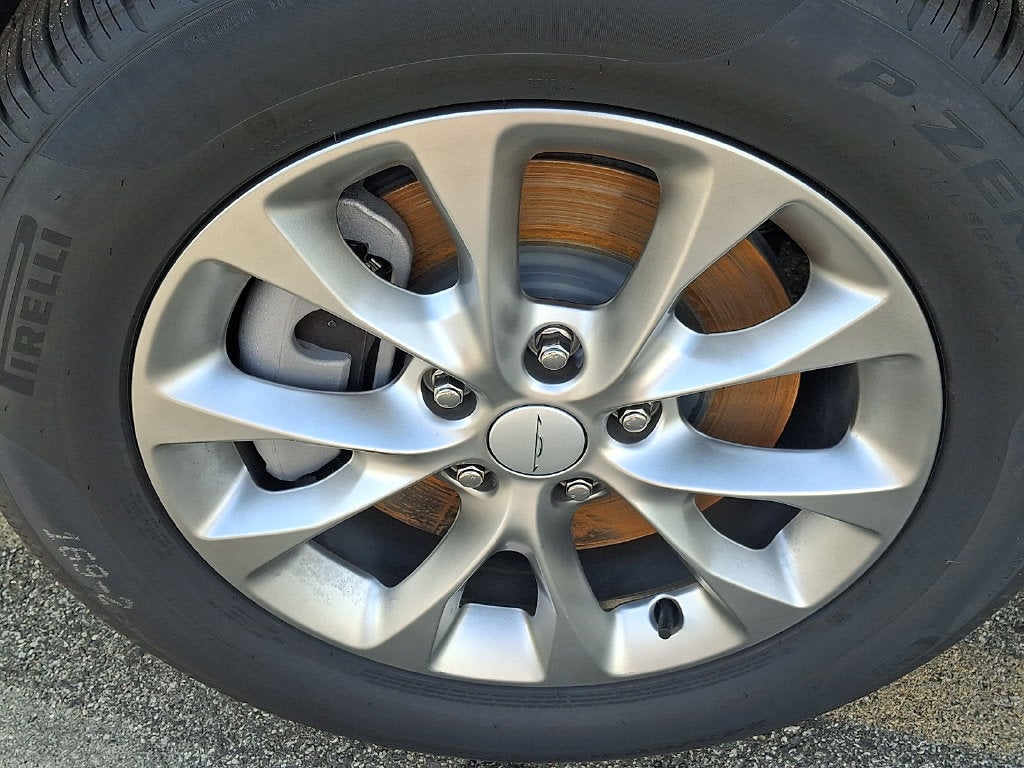 2027 Chrysler Pacifica Select