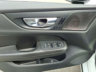 2021 Volvo S60 Recharge Plug-In Hybrid T8 R-Design Expression