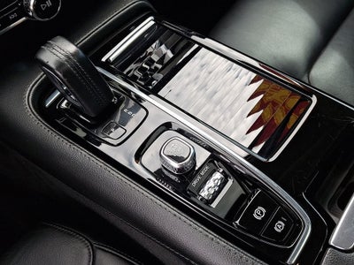 2021 Volvo S60 Recharge Plug-In Hybrid T8 R-Design Expression