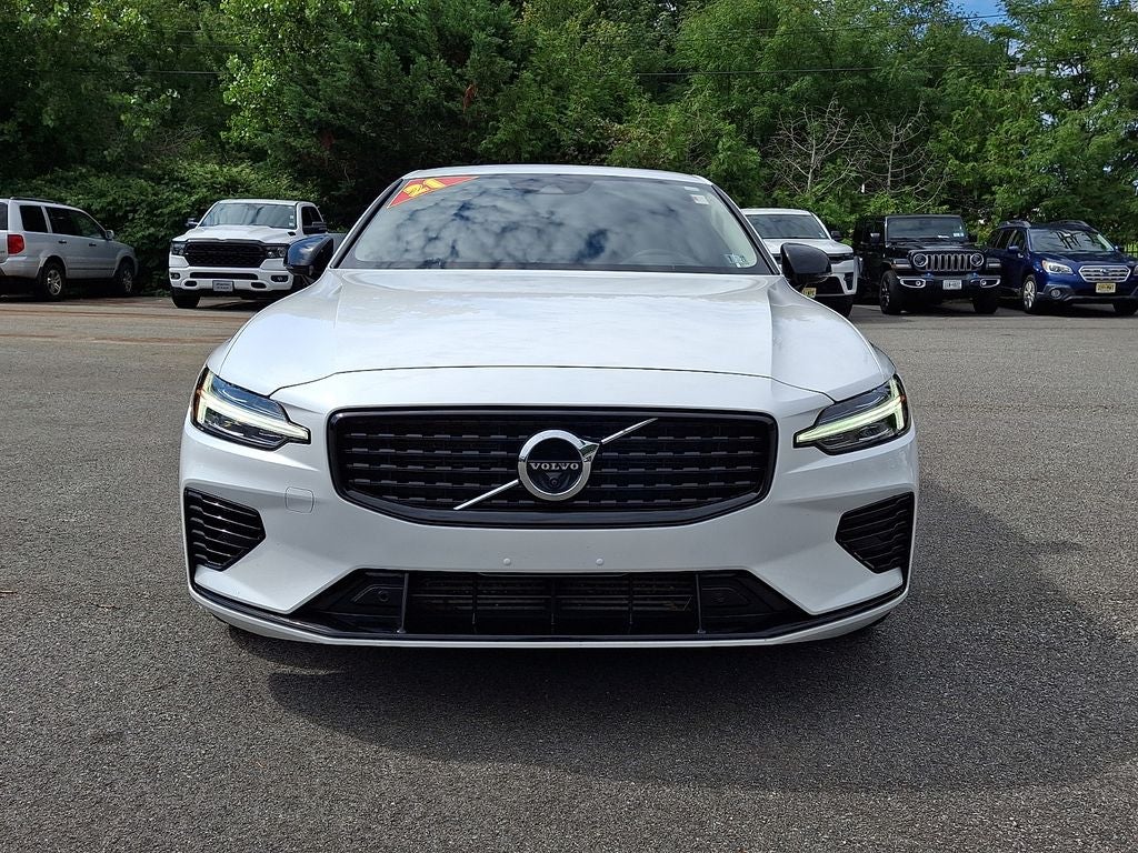 2021 Volvo S60 Recharge Plug-In Hybrid T8 R-Design Expression