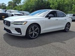 2021 Volvo S60 Recharge Plug-In Hybrid T8 R-Design Expression