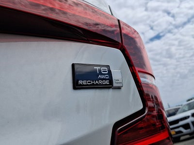 2021 Volvo S60 Recharge Plug-In Hybrid T8 R-Design Expression
