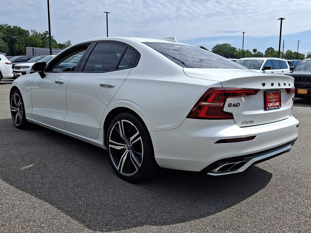 2021 Volvo S60 Recharge Plug-In Hybrid T8 R-Design Expression